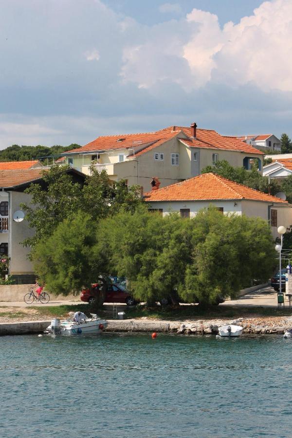 Apartments By The Sea Jezera, Murter - 5063 Eksteriør billede