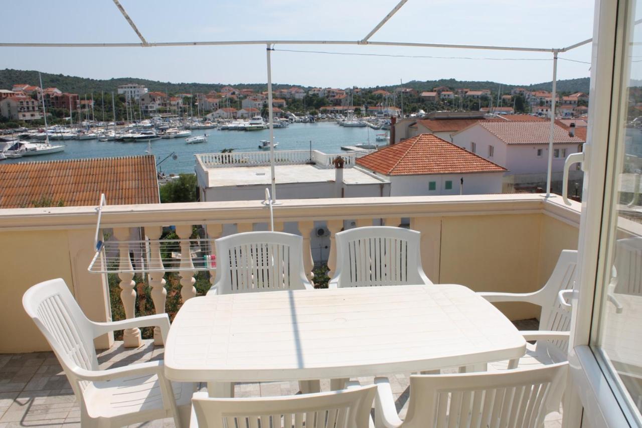 Apartments By The Sea Jezera, Murter - 5063 Eksteriør billede